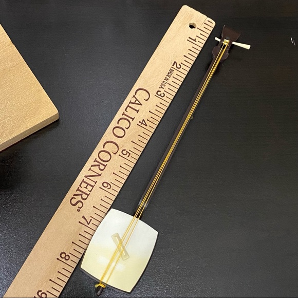 Hakata Geisha Doll Kneeling with Origami Figurine - Picture 10 of 13